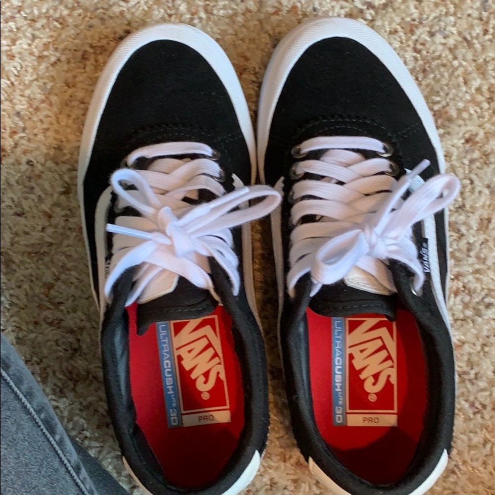 Vans chima pro black and white vans